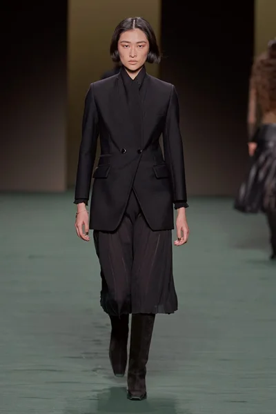 Look 4